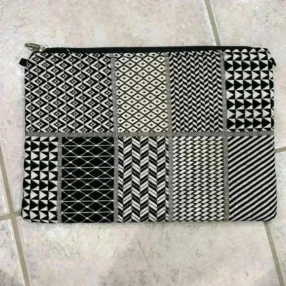 Beaded Clutch - Picture 2 of 3